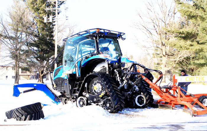 Train-groomer wreck